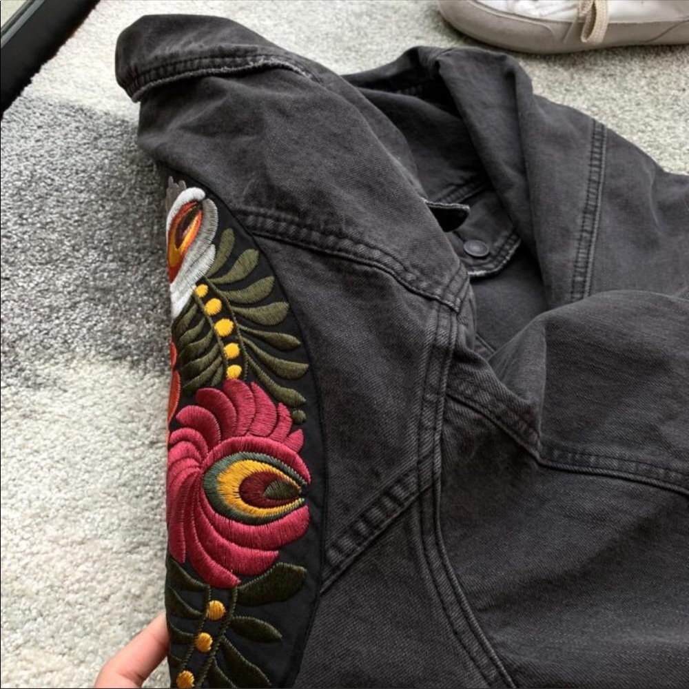 #45NEW! Boho Embroidered Distressed Oversized Denim Jacket - Picture 6 of 11